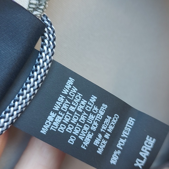 Tan Pullover** - Picture 8 of 10